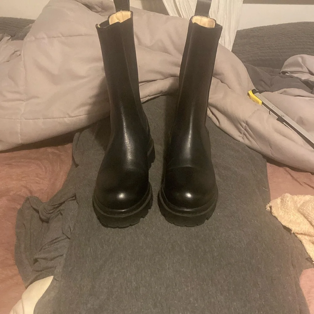 Banana Republic black high Chelsea boots size 7 - Picture 1 of 3